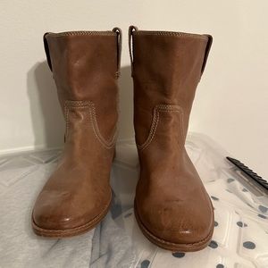 Short tan Frye boots